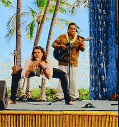 Russell Brand Forgetting Sarah Marshall GIF - Russell Brand Forgetting Sarah Marshall Spider GIFs