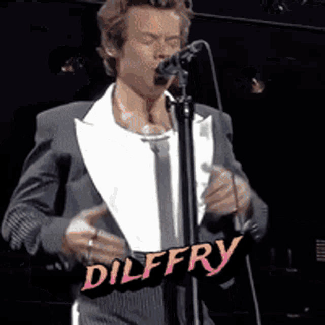 Harry Styles GIF - Harry Styles Dilfrry GIFs