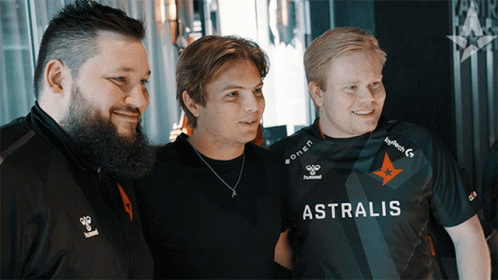 Taking A Photo With A Fan Magisk GIF - Taking A Photo With A Fan Magisk Zonic GIFs