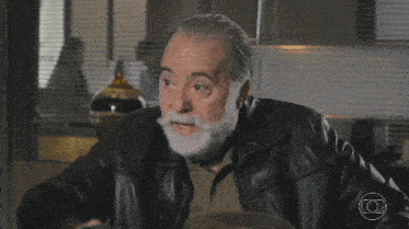 a man with a beard says ele vai se ver comgo