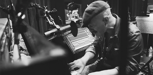 Playing Piano Foy Vance GIF - Playing Piano Foy Vance Ziggy Looked Me In The Eye GIFs