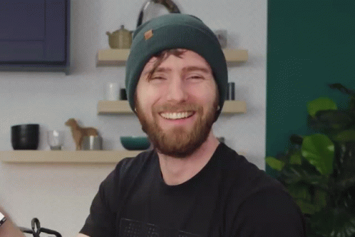Get A Load Of This Guy Look At This Dude GIF - Get A Load Of This Guy Look At This Dude Linus GIFs