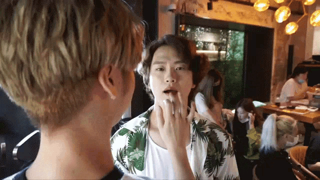 메이크업 화장 GIF