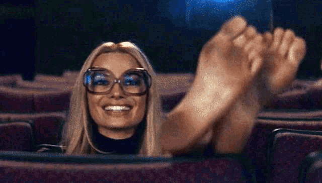 Margot Robbie Feet GIF - Margot Robbie Feet Once Upon A Time In Hollywood GIFs