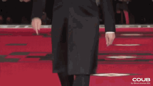 Dafoe Mensware GIF