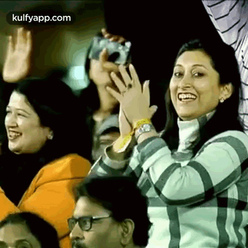 Clap For Your Loved Ones.Gif GIF