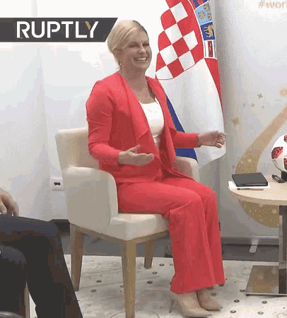 Kolinda Grabar-kitarović GIF - Kolinda Grabar Kitarović Présidente Croate GIFs
