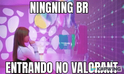 a woman is standing in front of a wall that says ' ningning br entrando no valorant '