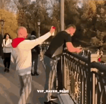 Big Guy Horn Prank GIF - Big Guy Horn Prank Dont Mess With Me GIFs