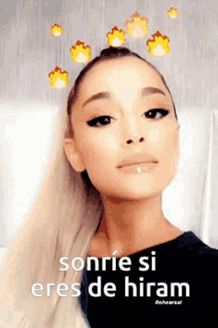 a picture of ariana grande with the words sonrie si eres de hiram on it