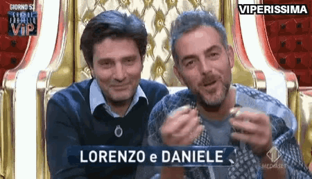 Daniele Bossari Demonstrate GIF - Daniele Bossari Demonstrate Kiss GIFs