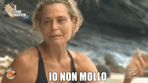 Io Non Mollo Simona GIF - Io Non Mollo Simona Crying GIFs
