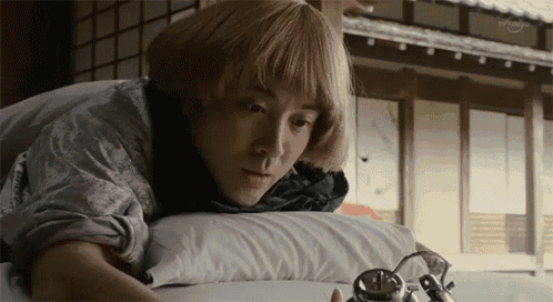 Tsuyoshi Muro 目覚まし　二度寝　朝　眠い GIF