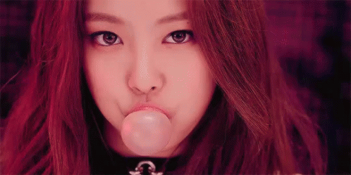 제니 풍선껌 풍선껌불기 버블껌 껌 블랙핑크 뮤비 뮤직비디오 GIF - Jennie Blow A Bubble Bubble Gum GIFs