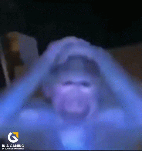 Dünyasıbaşına Yıkılan Maymun GIF - Dünyasıbaşına Yıkılan Maymun GIFs
