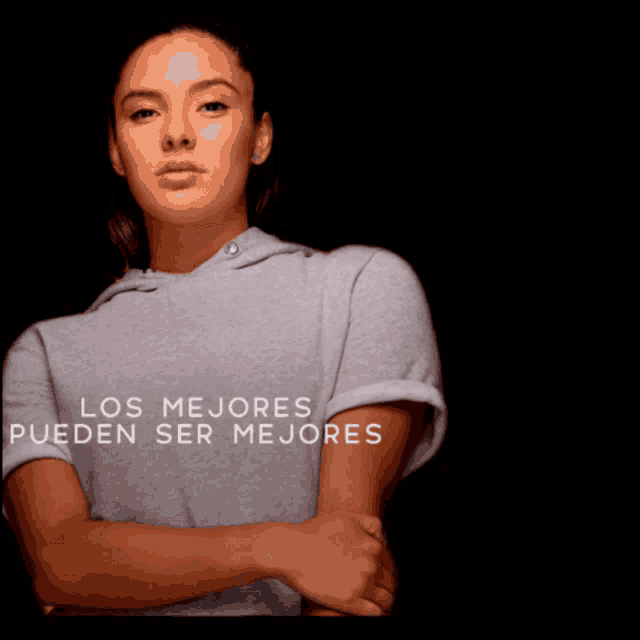 a poster for chantal gayoso shows a woman with her arms crossed and says los mejores pueden ser mejores