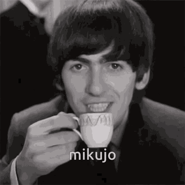 Mikujo George Harrison GIF - Mikujo George Harrison The Beatles GIFs