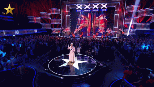 Wave Crowd GIF - Wave Crowd Queen GIFs