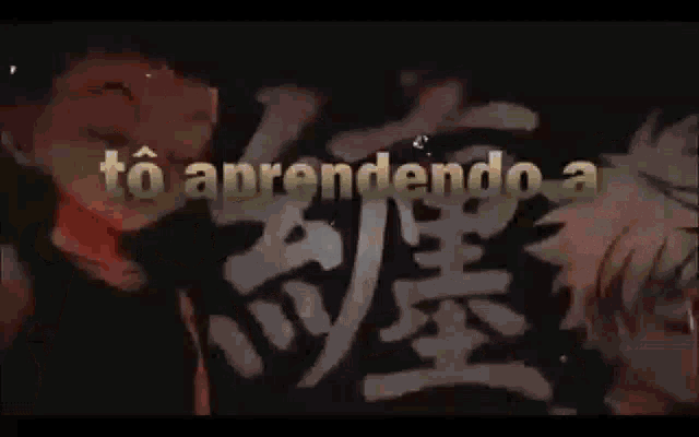 two anime characters are standing next to each other with the words " to aprendendo a controlar " written above them