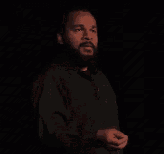 a man with a beard is making a funny face and saying `` la j ' dis ... on est bon ''