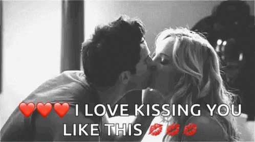 Kissing Romantic GIF - Kissing Kiss Romantic GIFs