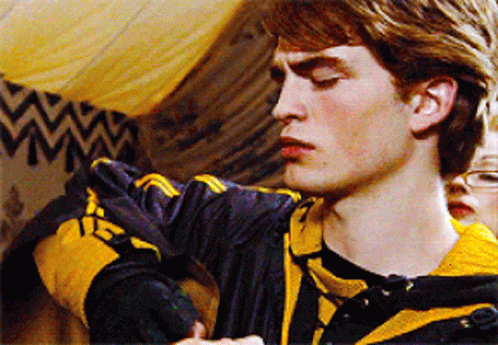 Cedric Diggory Robert Pattinson GIF - Cedric Diggory Robert Pattinson Hufflepuff GIFs