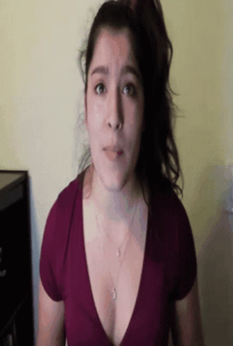 Youtuber Cleavage GIF - Youtuber Cleavage Do Me GIFs