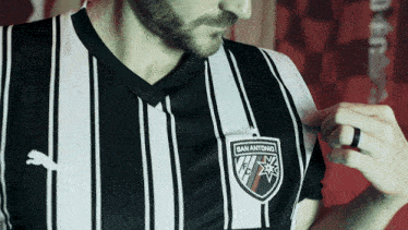Mitch Taintor Defend 210 GIF - Mitch Taintor Defend 210 Mitch Looking At Jersey GIFs