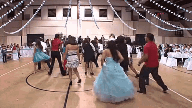 Caballo Dorado Dancing GIF - Caballo Dorado Dancing Dance Moves GIFs