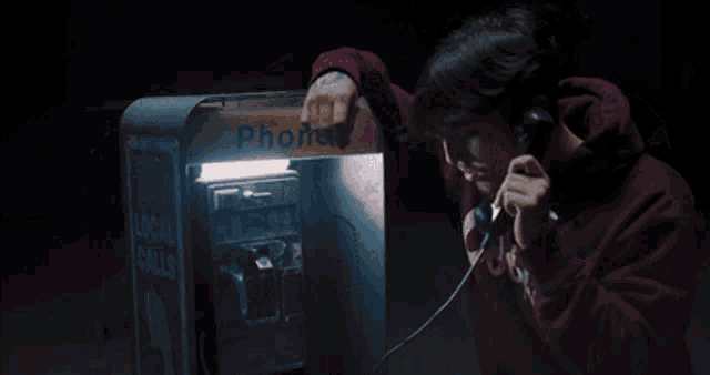 On The Phone Pay Phone GIF - On The Phone Pay Phone Hang Up GIFs