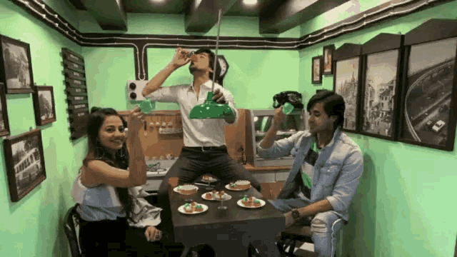 Helly Shah Dinner Date GIF - Helly Shah Dinner Date Smile GIFs