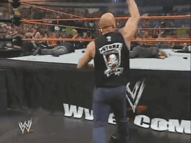 Beer Catch GIF - Beer Catch Stone Cold Hands GIFs