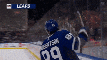 a hockey player with the name robertson on the back