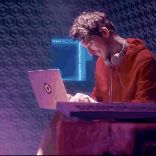 Mietse Grover GIF - Mietse Grover Laptop GIFs