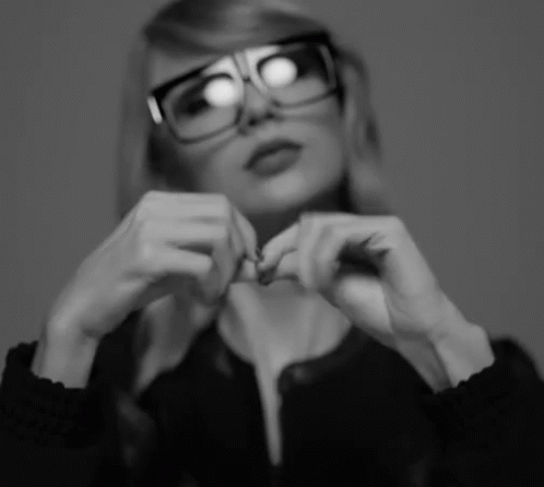 Hearts GIF - Taylor Swift Heart Hearts GIFs