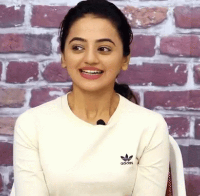 Helly Shah Fingers Crossed GIF - Helly Shah Fingers Crossed Pretty GIFs