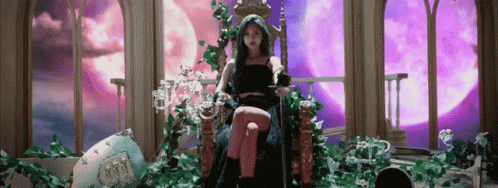 Yoohyeon Queen GIF - Yoohyeon Queen Deja Vu GIFs