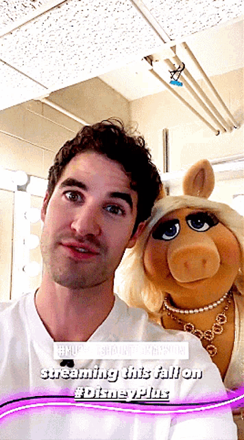 Darren Criss Miss Piggy GIF - Darren Criss Miss Piggy Muppets Haunted Mansion GIFs