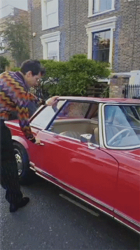 Get In The Car Mark Ronson GIF - Get In The Car Mark Ronson Pieces Of Us GIFs