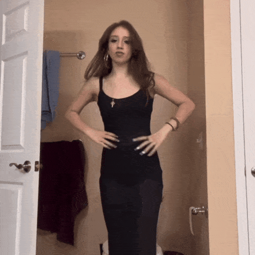 Isabel Larosa Come Here Hand Motion Isabel Hand Motion GIF