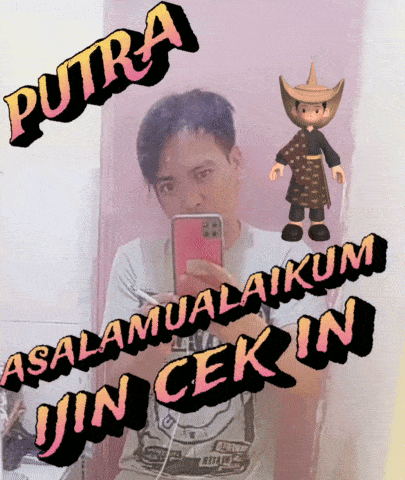 a man taking a picture of himself with the words " putra " and " salamualaikum " above him