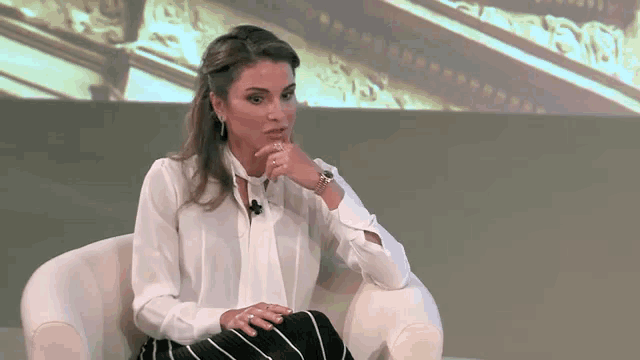 ملكه GIF - Queen Royalty Queen Rania GIFs