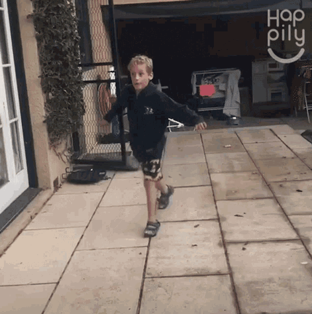Skipping Happily GIF - Skipping Happily Hopping GIFs