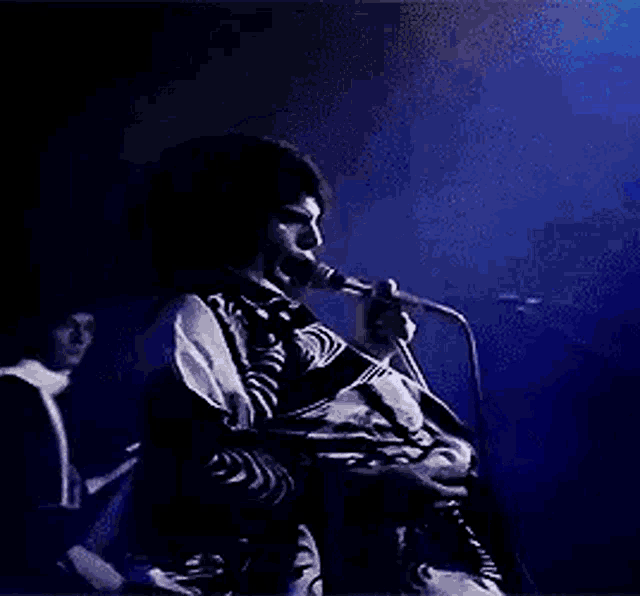 Freddie Mercury Queen GIF - Freddie Mercury Queen 70sfreddie GIFs
