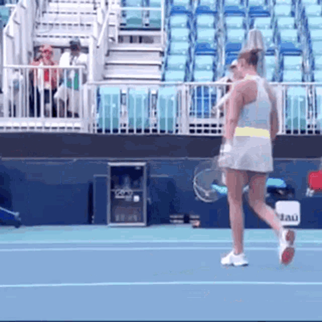 Shelby Rogers Racquet Bounce GIF - Shelby Rogers Racquet Bounce Racket GIFs