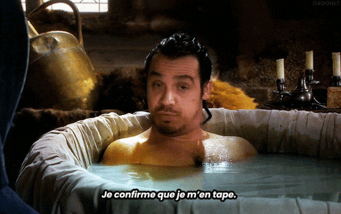 a man taking a bath with the words je confirme que je m 'en tape below him