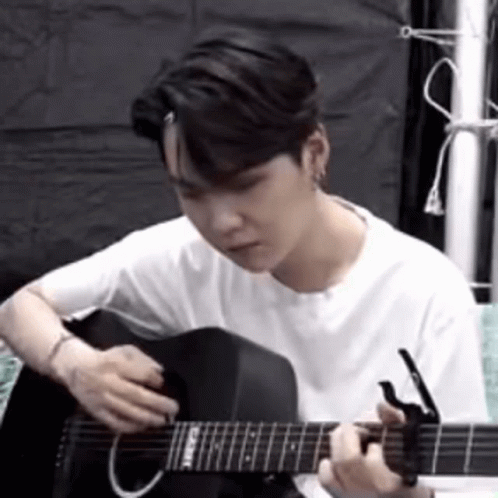 Yoongi With Guitar Lilsope GIF - Yoongi With Guitar Lilsope GIFs