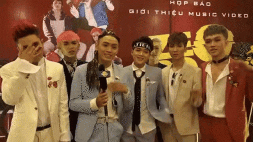 Con Cac Boy Band GIF - Con Cac Boy Band Up And Down GIFs