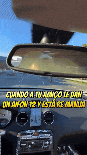 a picture of a car with the words cuando a tu amigo le dan un aifon 12 y esta re manija on it