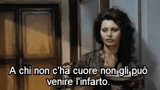 A Chi Non C'Ha Cuore GIF - Cuore Infarto Sofia Loren GIFs